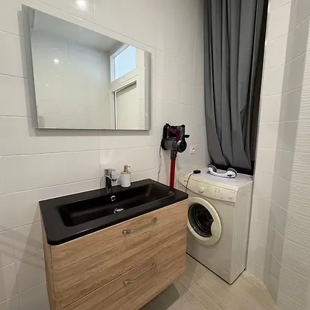 Bel à 650m De La Avec Wifi Et Parking - Fr-1-323-589 Appartement *